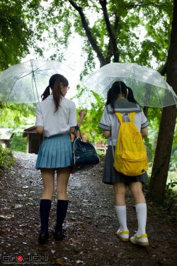 公交车站避雨第二集